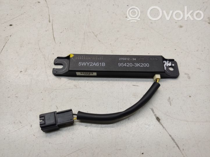 KIA Optima Antenos stiprintuvas 954203K200