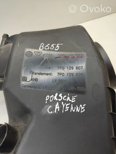 Porsche Cayenne (92A) Couvercle du boîtier de filtre à air 7P0129607