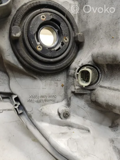 Toyota Corolla Verso E121 Lampa przednia 9922679004