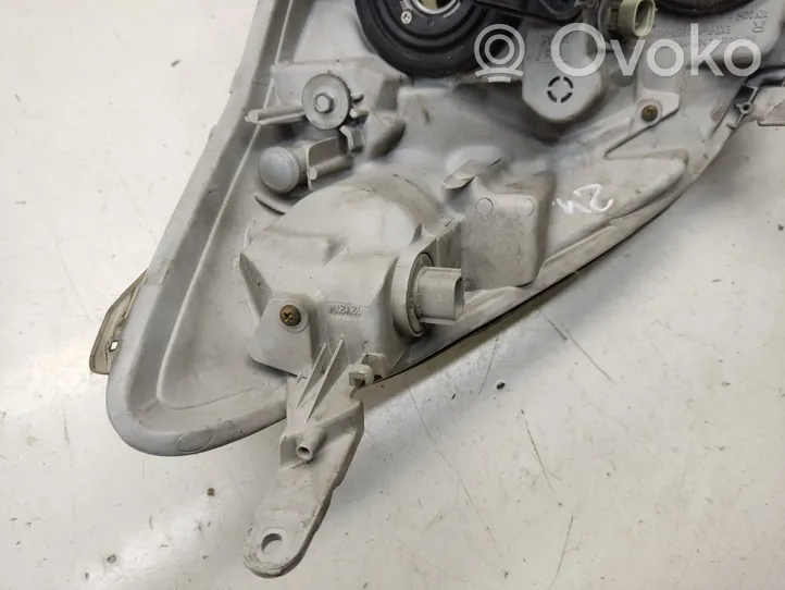 Toyota Corolla Verso E121 Faro/fanale 9922679004