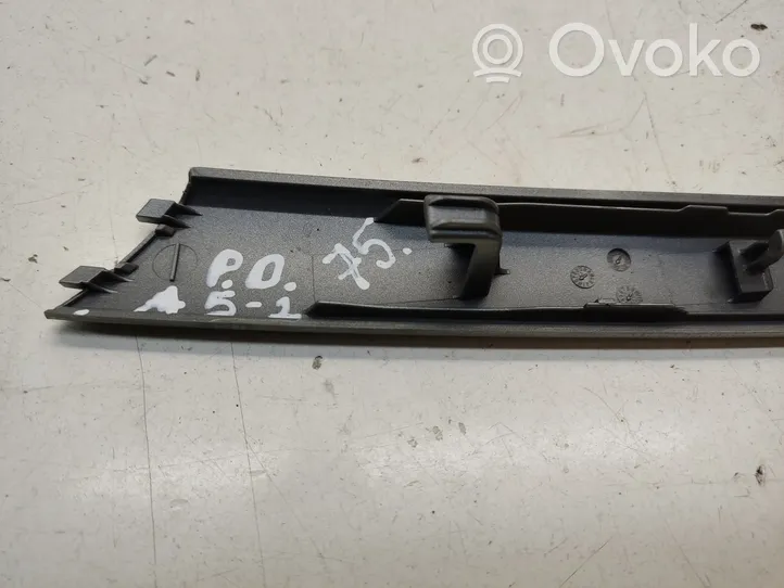 Audi A5 8T 8F Moulure/baguette de porte avant 8T0867410