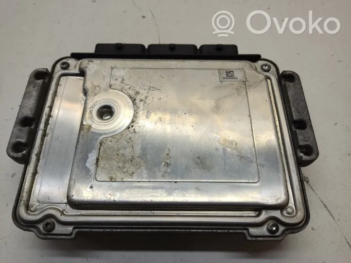 Renault Trafic II (X83) Calculateur moteur ECU 0281017065