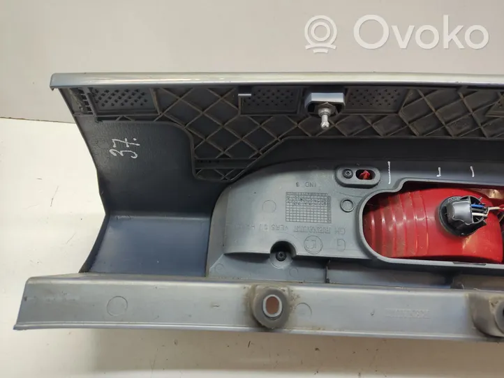 Renault Trafic II (X83) Rear/tail lights 93857722