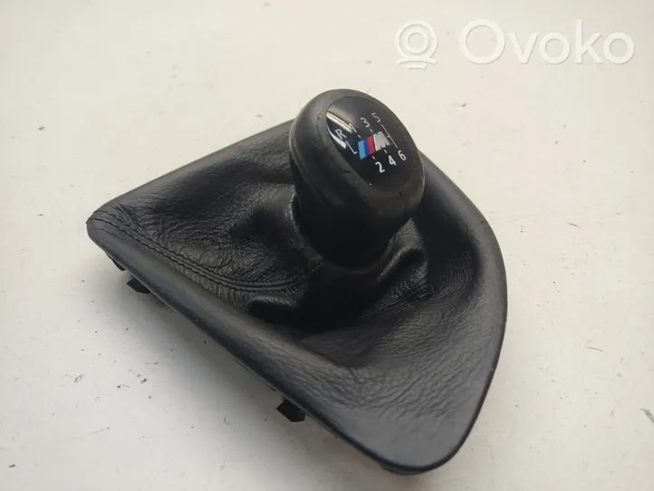 BMW 1 E81 E87 Revêtement pommeau de levier de vitesses cuir 8037305