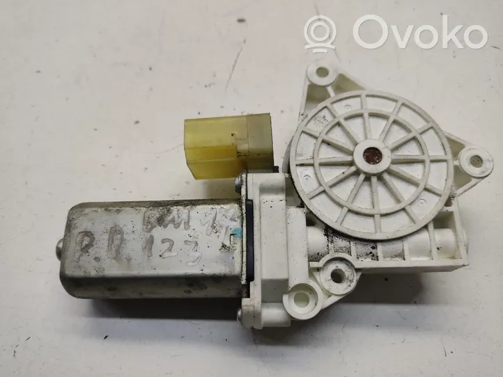 BMW 1 E81 E87 Moteur de lève-vitre de porte avant 6978845