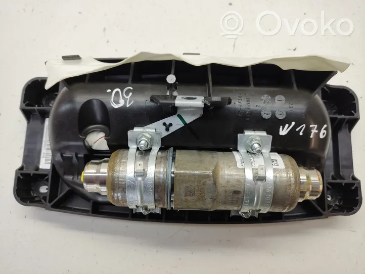 Mercedes-Benz A W176 Airbag del passeggero A1768600002