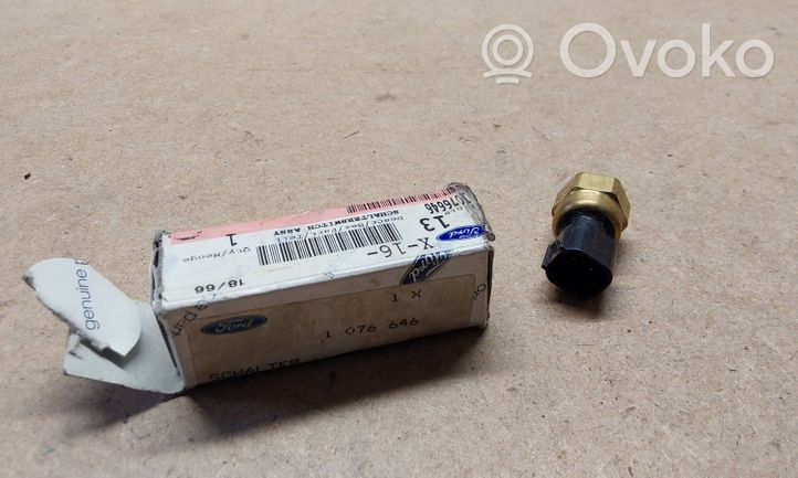 Ford Focus Oil pressure sensor 1076646