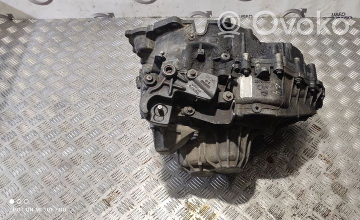 Volvo V70 Mechaninė 6 pavarų dėžė 666R7002BC