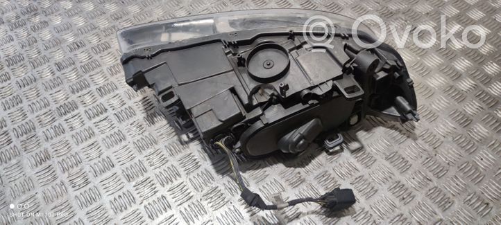 Volvo S60 Lampa przednia 31358099