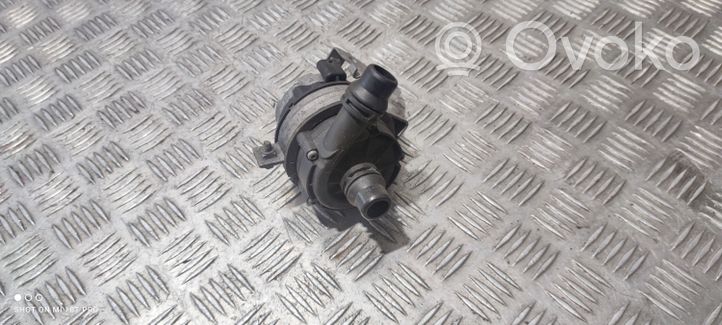 Mercedes-Benz C W205 Pompe de circulation d'eau 0392024050