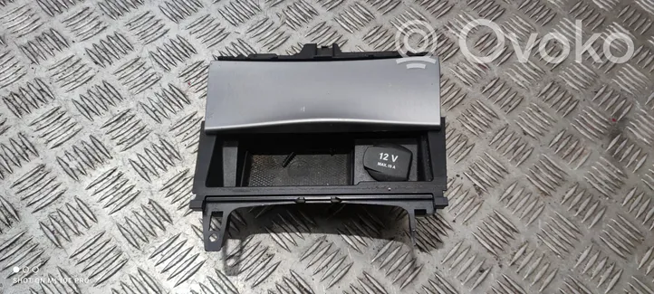 Mercedes-Benz C W204 Kita salono detalė A2046800179