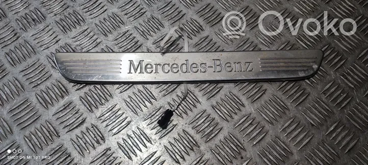 Mercedes-Benz C W205 Etuoven kynnyksen suojalista A2056806903