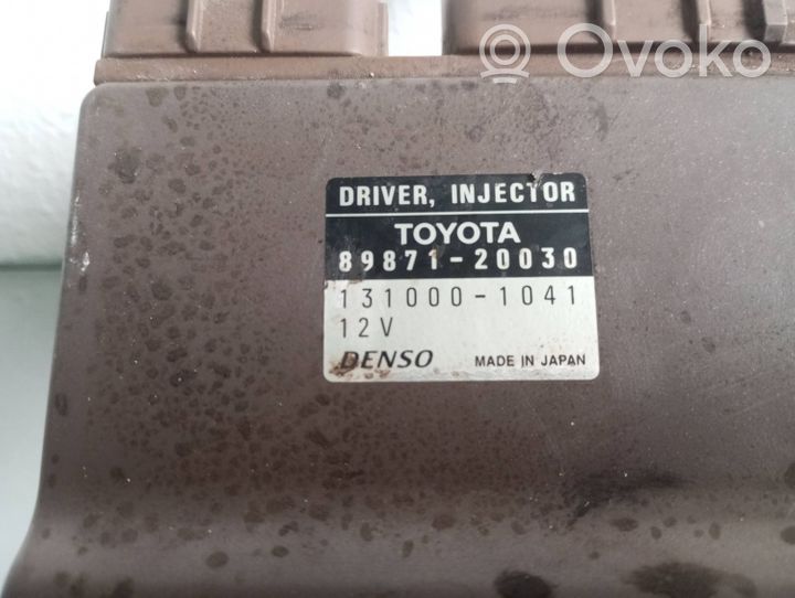 Toyota Avensis Verso Unité / module de commande d'injection de carburant 8987120030