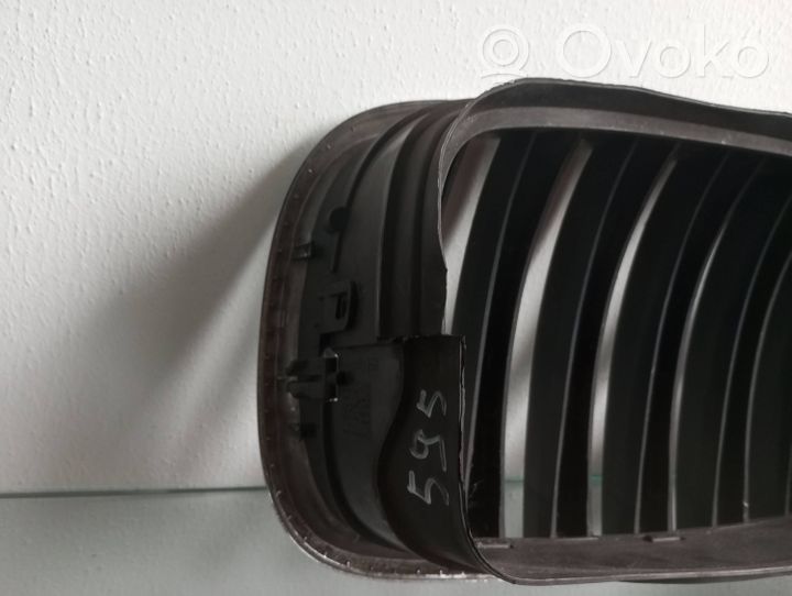 BMW X5 E70 Maskownica / Grill / Atrapa górna chłodnicy 7171396