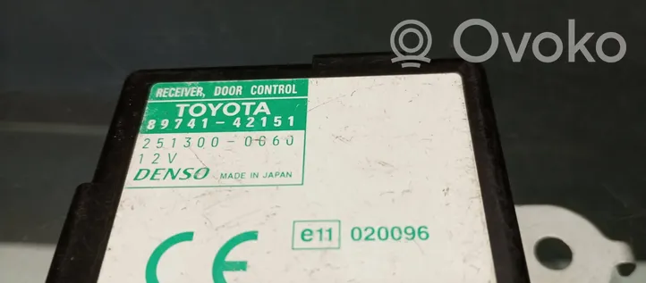 Toyota Avensis T250 Door central lock control unit/module 8974142151