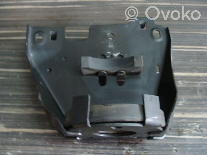 Ford Fiesta Supporto di montaggio della pompa del servosterzo YS6130639BL