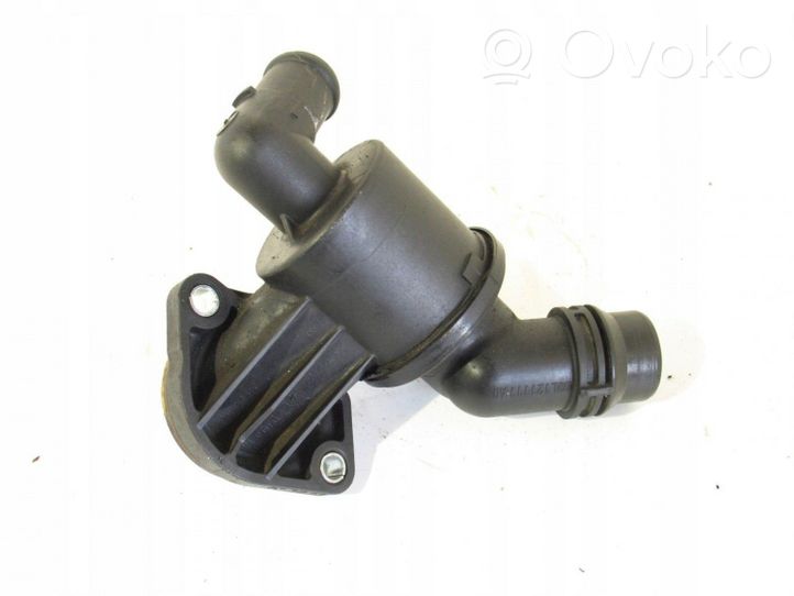 Audi A5 8T 8F Boîtier de thermostat Array