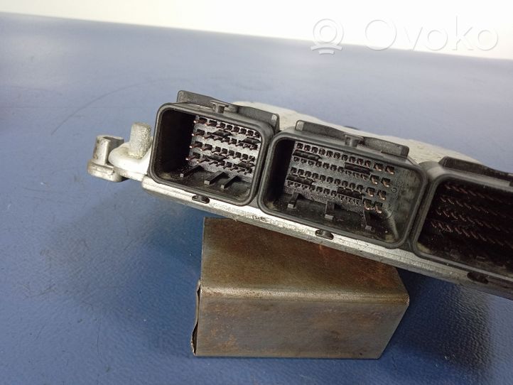 Renault Master II Unité de commande, module ECU de moteur 0281010320