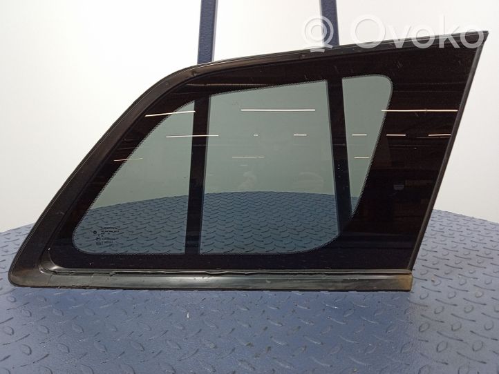 Jeep Grand Cherokee Fenêtre latérale avant / vitre triangulaire 01