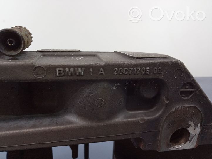 BMW M3 Zacisk hamulcowy przedni 20C71705