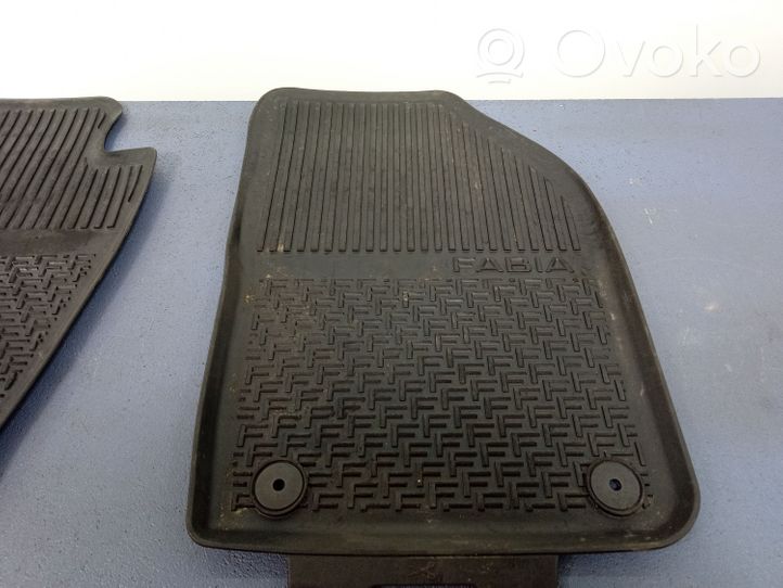 Skoda Fabia Mk3 (NJ) Tapis de sol / moquette de cabine avant 6V0862451