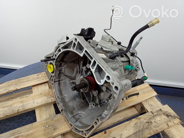 Renault Captur Mechaninė 6 pavarų dėžė TL4 094