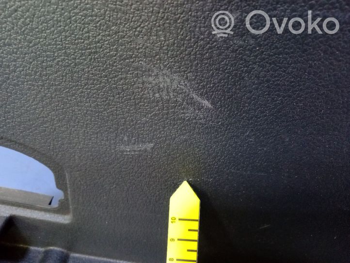Volkswagen Golf V Juego de molduras protectoras de la puerta/portón del maletero 5M0867428P