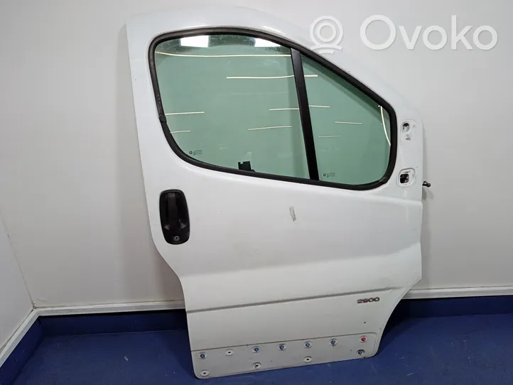 Opel Vivaro Drzwi przednie 01