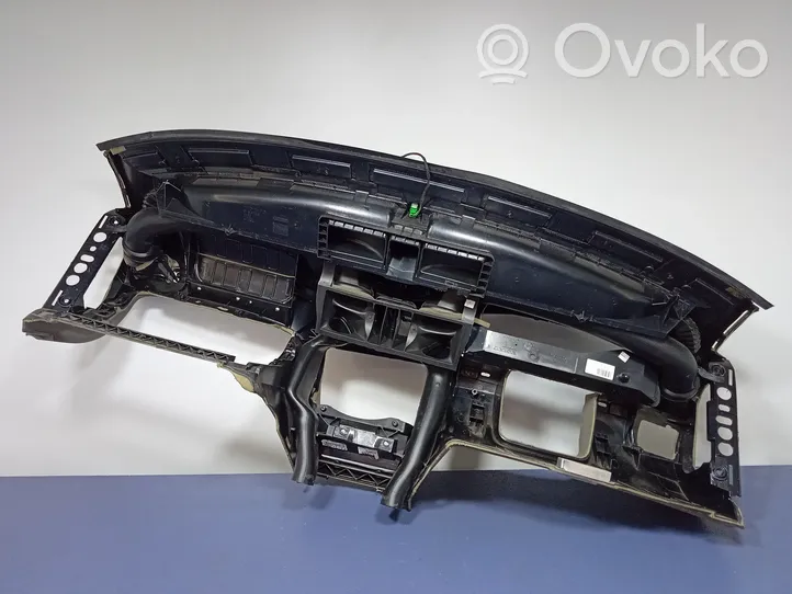 Volvo S60 Dashboard 01