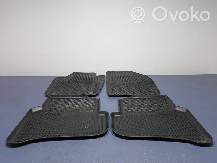 Skoda Fabia Mk3 (NJ) Tapis de sol / moquette de cabine avant 6V0862451