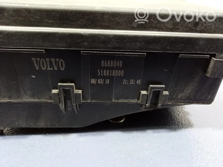 Volvo S40 Skrzynka bezpieczników / Komplet 8688040