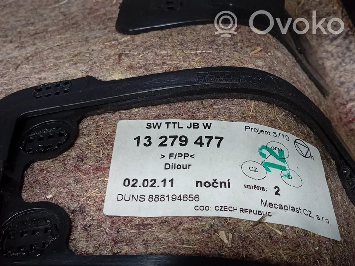 Opel Insignia A Apdaila bagažinės dangčio (komplektas) 13279477