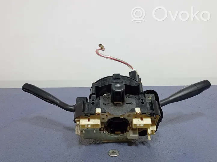 Daihatsu YRV Otros interruptores/perillas/selectores 01