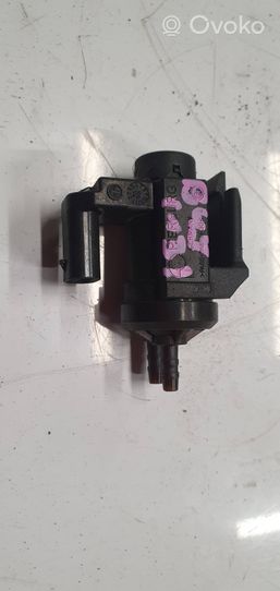 BMW 3 F30 F35 F31 Solenoidinis vožtuvas 8570591