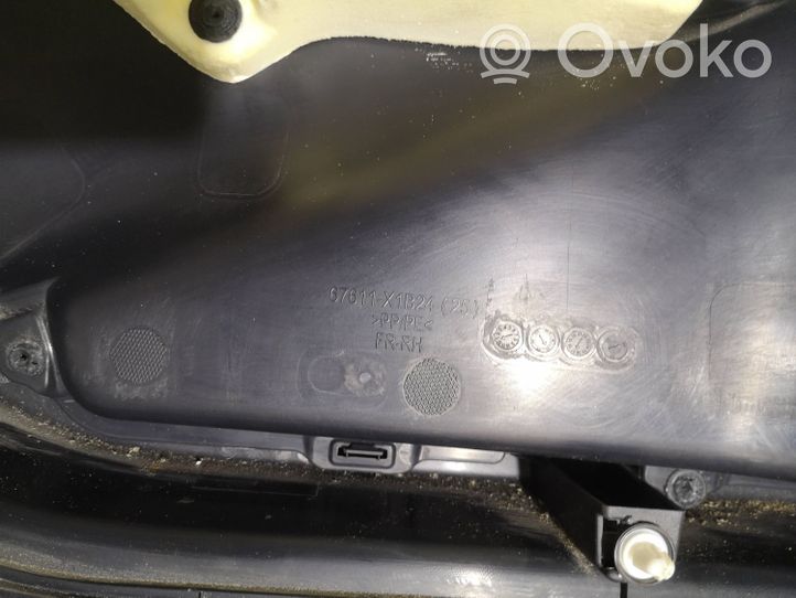 Toyota C-HR Rivestimento del pannello della portiera posteriore 67611X1B24