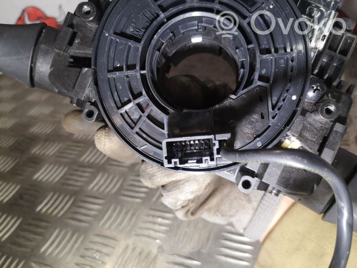 Nissan Juke II F16 Pyyhkimen/suuntavilkun vipukytkin 10348388