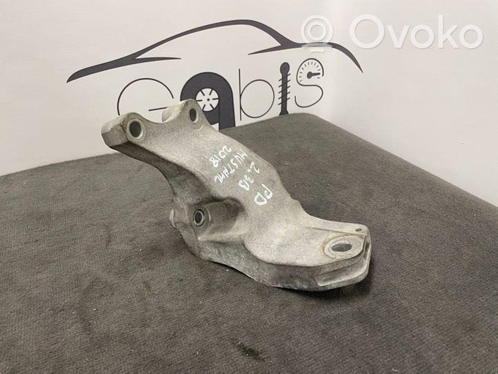 Ford Mustang VI Engine mounting bracket 05302A