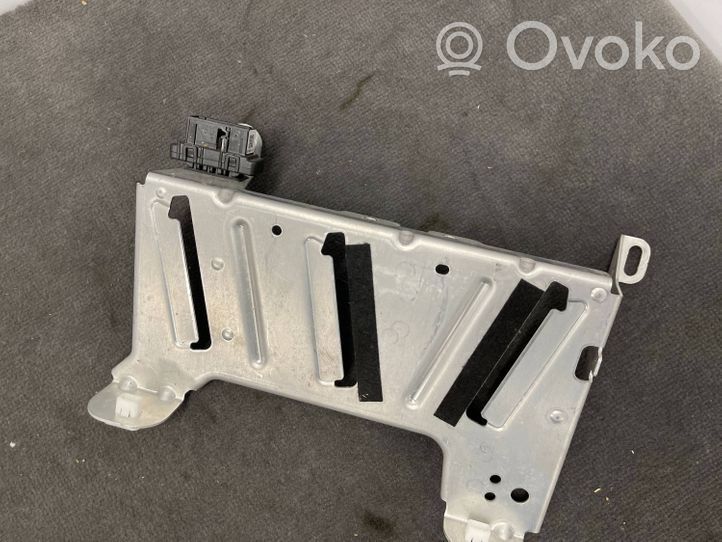 BMW 6 G32 Gran Turismo Supporto dell’amplificatore 6802314