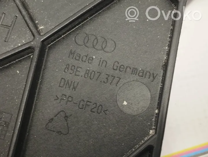 Audi Q4 Sportback e-tron Takapuskurin kannake 89E807377