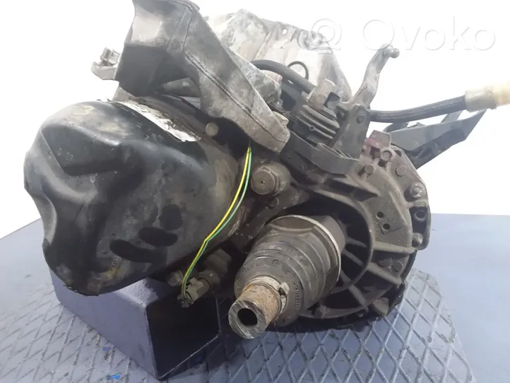 Renault Clio III Mechaninė 6 pavarų dėžė JH3131