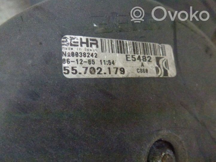 Fiat Grande Punto Elektryczny wentylator chłodnicy 55702179