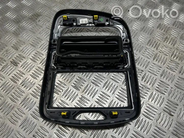 Renault Clio IV Cadre, panneau d'unité radio / GPS 687502204R