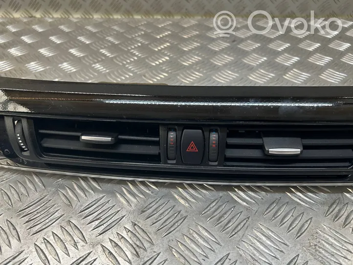 BMW X5 F15 Panelės apdailos skydas (centrinis) 