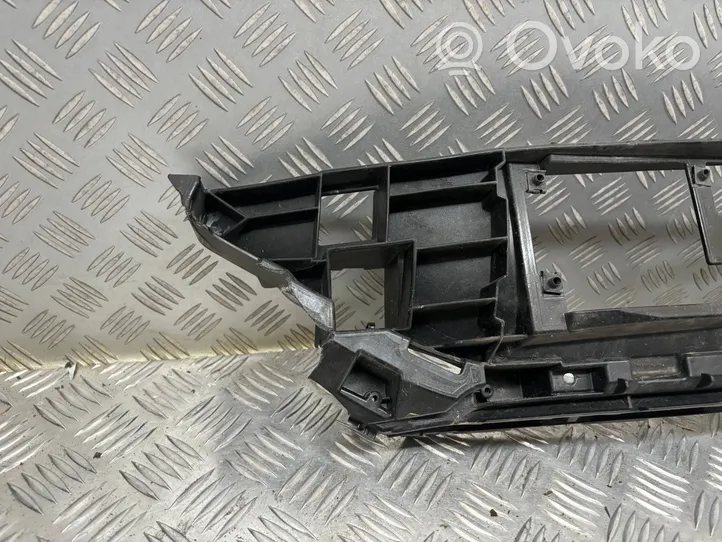 Audi RS6 C8 Uchwyt / Mocowanie zderzaka przedniego 4K8807233D
