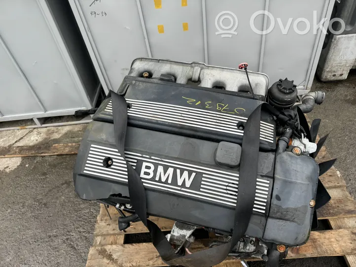 BMW 5 E39 Silnik / Komplet M54B22