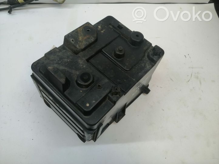 Ford Fiesta Vassoio scatola della batteria 8V2110723AC