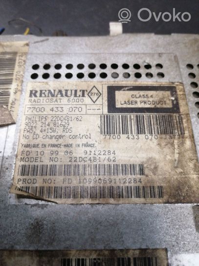 Renault Laguna I Radio/CD/DVD/GPS-pääyksikkö 7700433070