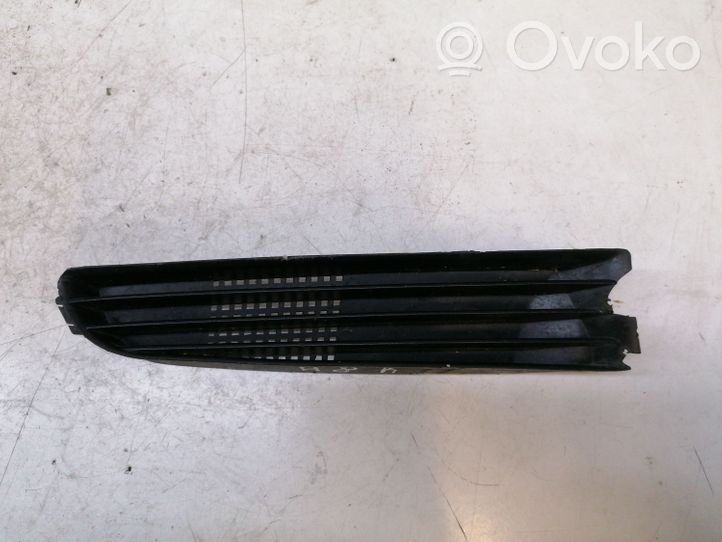 Audi A8 S8 D2 4D Mascherina inferiore del paraurti anteriore 4D0853684