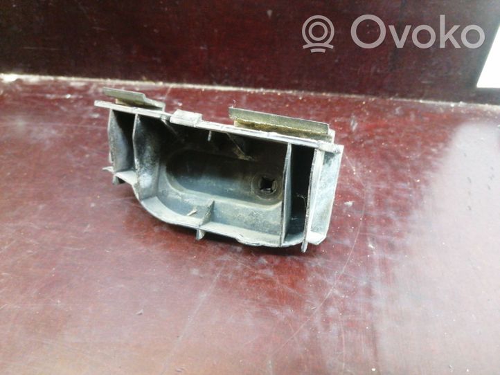 Toyota Corolla E120 E130 Soporte de montaje del parachoques trasero 5256302010