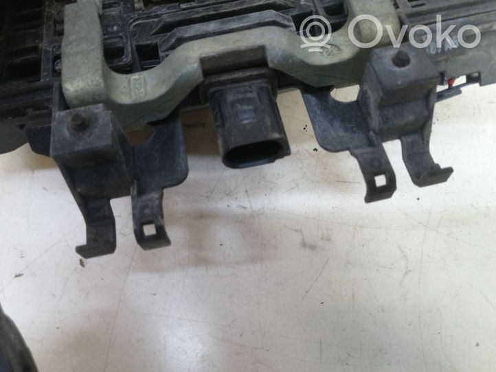 Audi A8 S8 D3 4E Maniglia esterna per portiera anteriore 4E0949137